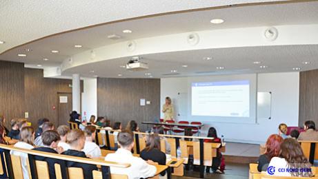 location-salle-conference-vue03-salle-conference-isere.jpg